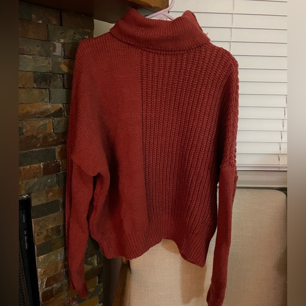 HYFVE Rust sweater - size Large